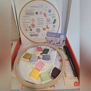 Clever Poppy Beginner Stitch Sampler Embroidery Kit with Hoop and Threads